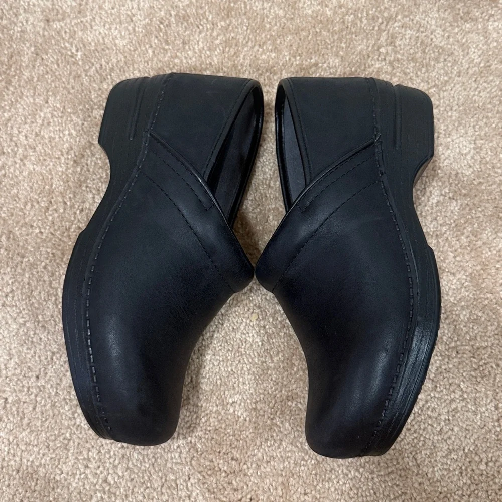 Dansko XP black leather clogs euro size 38 (U.S. size 7.5-8 equivalent) - Picture 3 of 6